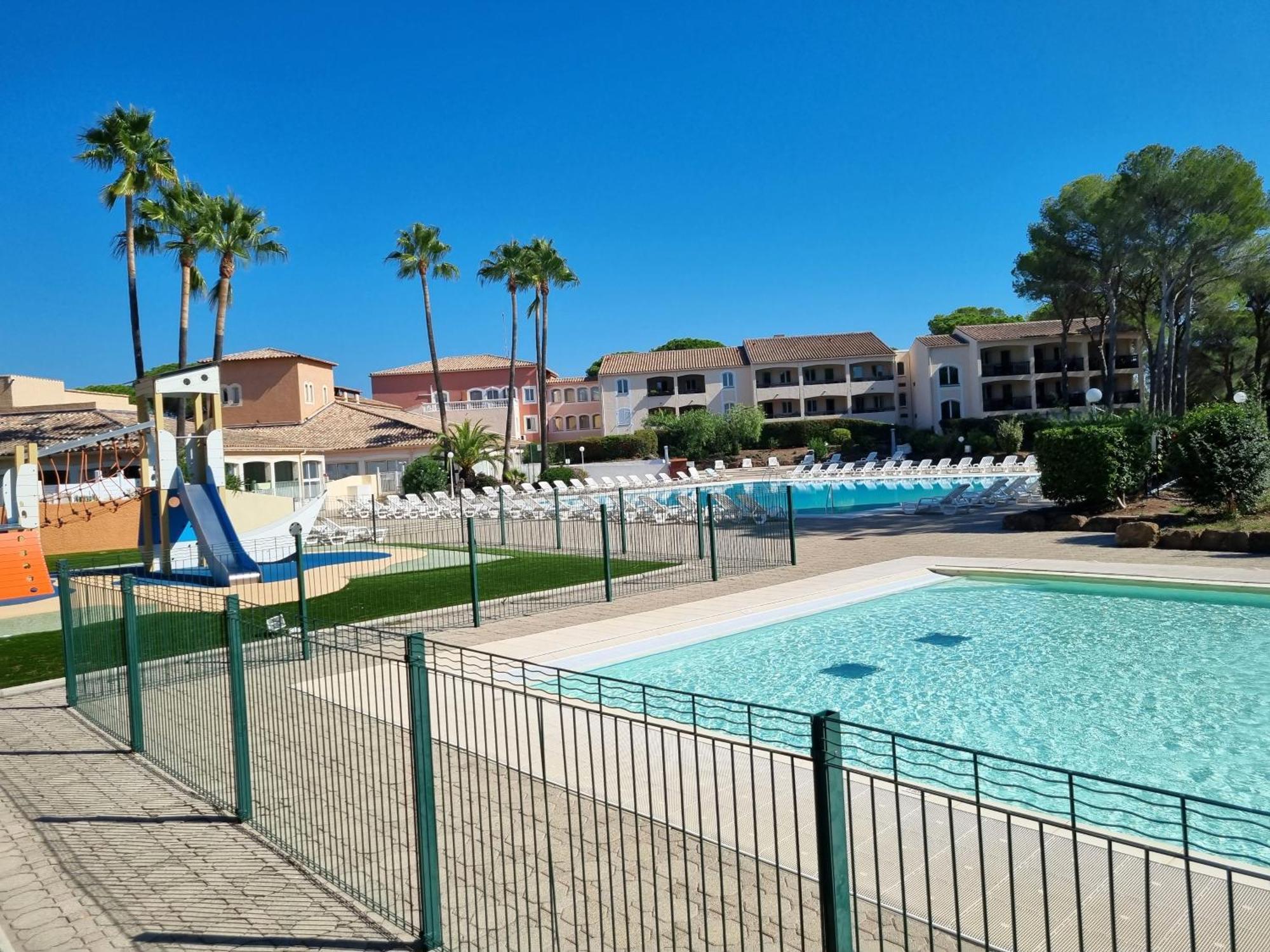 Studio 4P Vue Piscine St Raphael Valescure - Au Coeur Des Golfs Saint-Raphaël Exterior foto
