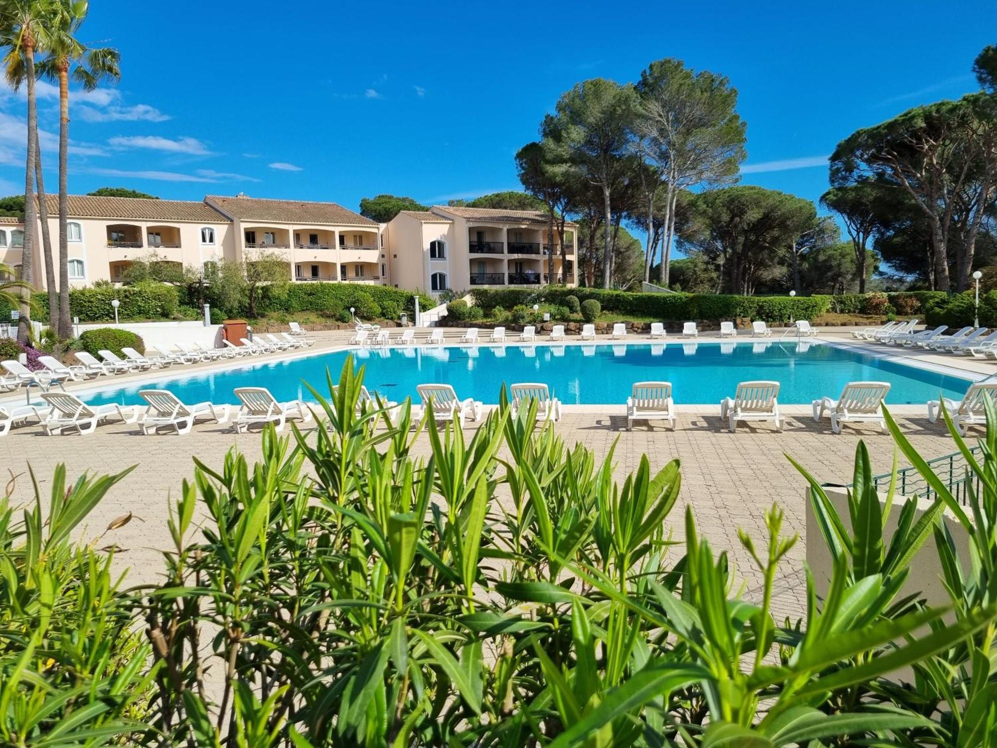 Studio 4P Vue Piscine St Raphael Valescure - Au Coeur Des Golfs Saint-Raphaël Exterior foto